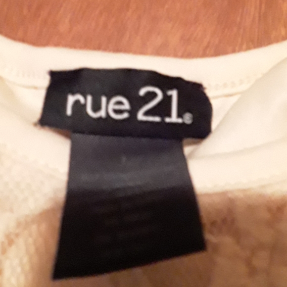 Dress - Picture 3 of 3